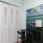 Tropical Breeze Apartments Unit 2