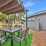 Sunny Days Getaway, 5Bd Heated Pool Family Home!