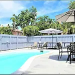 By Las Olas Bl, Pool, Parking, Remodeled & Central