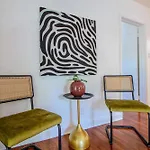 4Bd Beachside Escape & Outdoor Oasis With Pool, Near Airport, Restaurants And Beaches