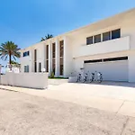 Sea Breeze By Avantstay Across From Fort Lauderdale Beach Pool Out Door Dining Fire Pit