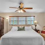 Beautiful Comfy Home With Private Hot Tub Close To Beach Home