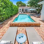 Steps From Beach Quaint Cottage Heated Pool Sand Key Resldences