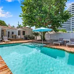 Steps From Beach Quaint Cottage Heated Pool Sand Key Resldences