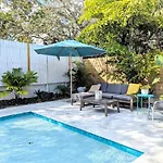 Castaways Casita I Saltwater Pool I Dog Friendly
