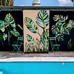 Castaways Casita I Saltwater Pool I Dog Friendly
