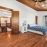 Charming Waterfront Home Walk To Beach With Pool