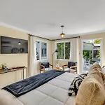 Special Pricing, Las Olas Retreat, Heated Pool, Golf And Family-Ready