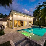 Luxury Waterfront Home W Pool Hot Tub Dock Near Las Olas Gulfstream