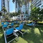 Waterview Condo- Spacious 2 Bedroom - Central - Steps To Beach