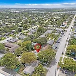 Tropical House 3 Bedrooms With Pool Oakland Park