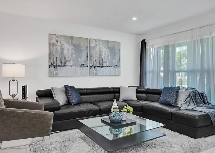 Newly Renovated 3Br Home W Hot Tub