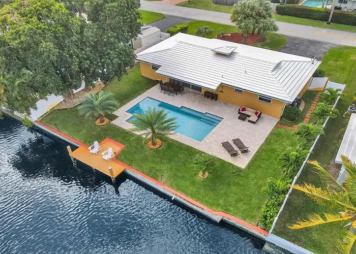 New! Waterfront Heated Pool & Jacuzzi 2 Mi To Beach - Fishing Pier Relaxing Spa & Hammock