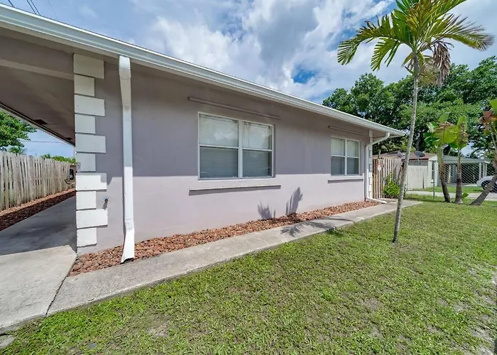 Modern Home 10 Minutes From Fort Lauderdale Beach!
