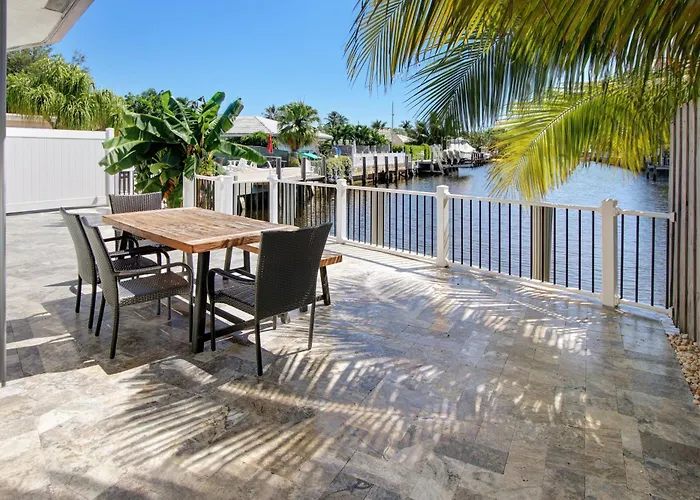 The Waterman\'S Retreat- 3 Bedroom Waterfront Unit