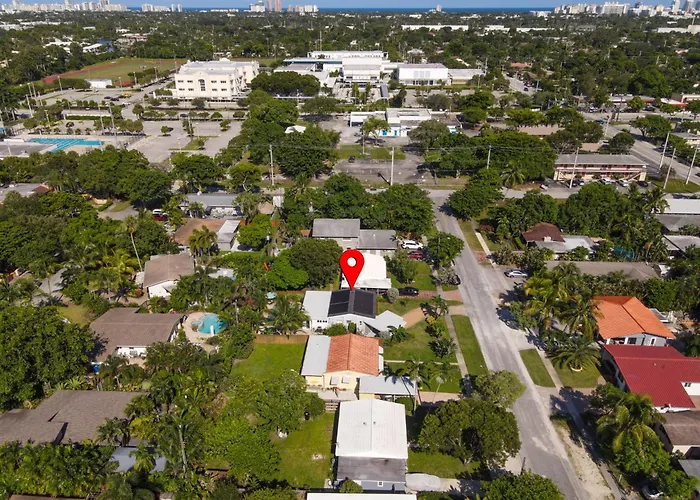 Casa Limon - Private Heated Pool Prime Location & Parking