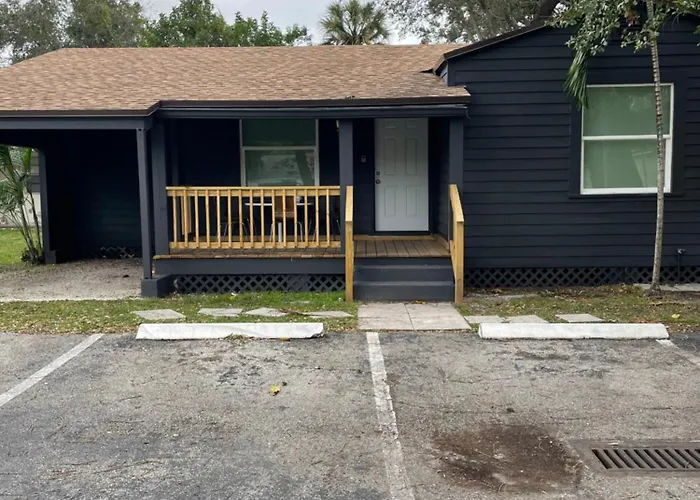 City First Story Apartments & Cottage