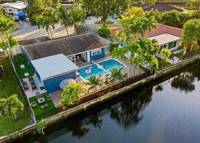 Peaceful 5Br -Waterway Views Private Heated Pool