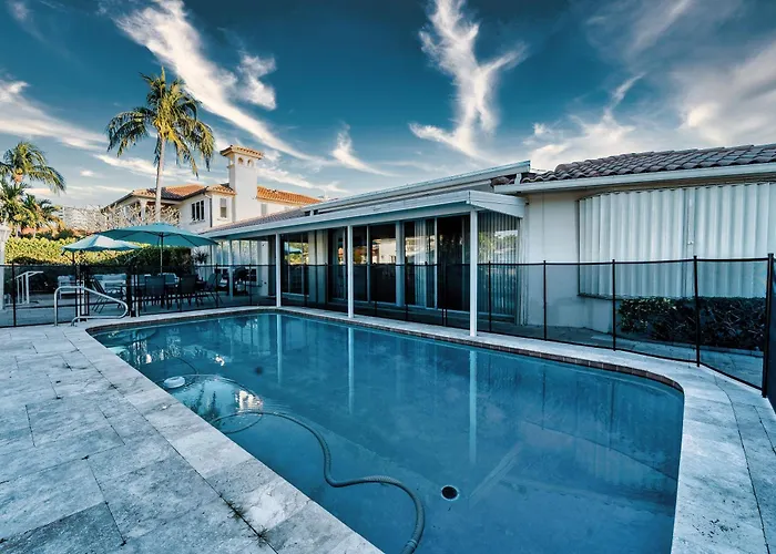 Waterfront Villa Heated Pool Spa Walk To Beach