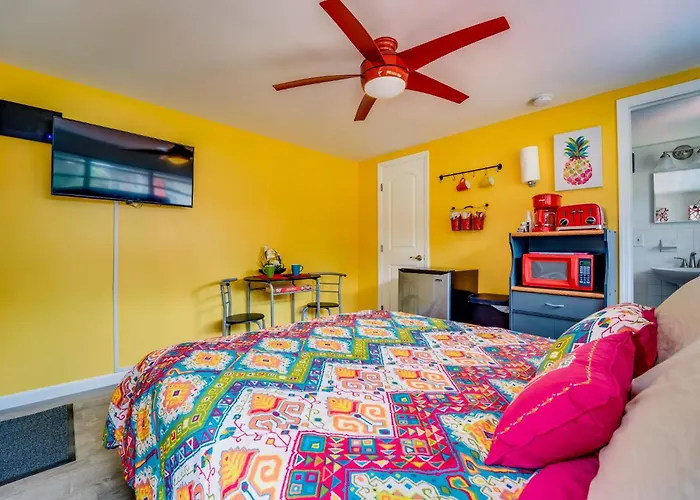 Hainsley Apartments - Walk To Wilton Drive