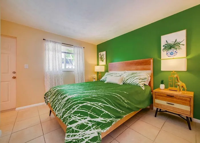 Beautiful Old Apartment With Beach Gear