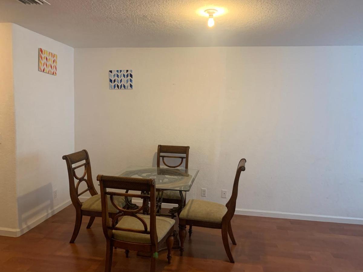 Bedroom In Lauderdale Lakes Townhome