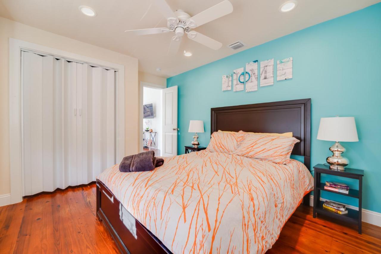 Apartment Chairs, Good Kitchen, Wifi On 14th Ave *