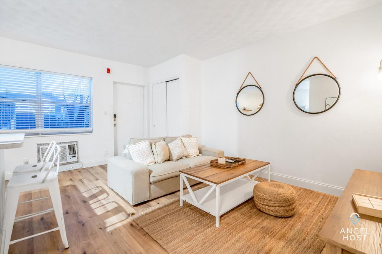 Lovely At By Angel Host Apartment