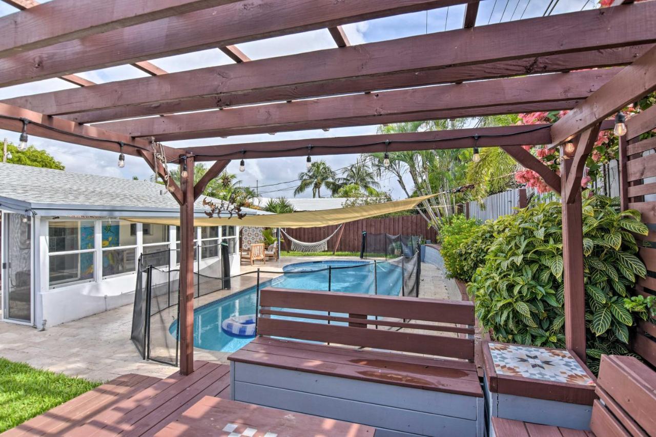 Tropical With Outdoor Oasis 2 Mi To Holiday home