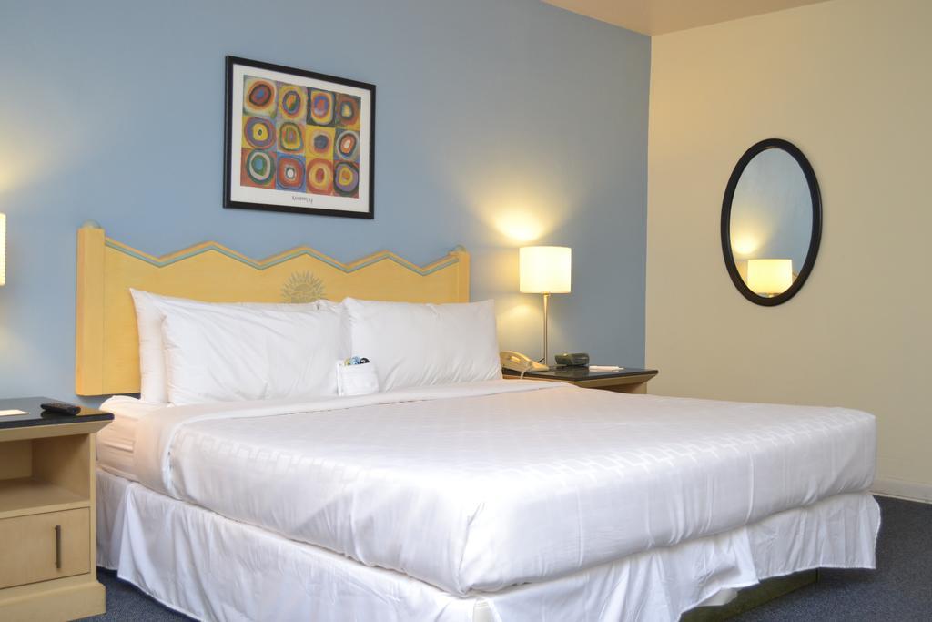 Elysium - Clothing Optional Gay Men's (adults Only) Hotel 3*
