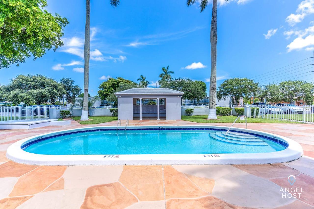 Stylish Apts In Oakland Park Near Ft Lauderdale * Fort Lauderdale