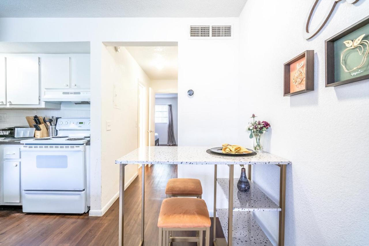 Stylish Apts In Oakland Park Near Ft Lauderdale Apartment