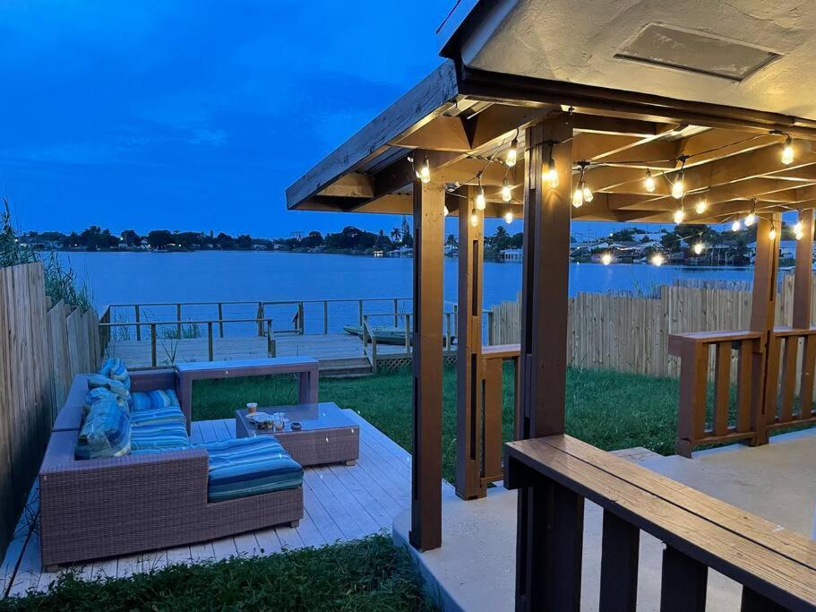 Supervilla - Lakefront - Sunsets, Kayaks, Grill * Fort Lauderdale