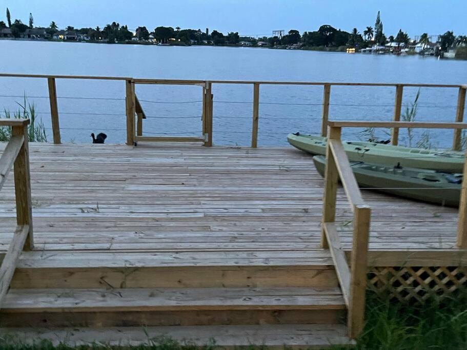Holiday home Supervilla - Lakefront - Sunsets, Kayaks, Grill *