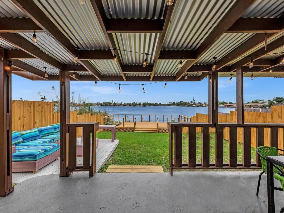 Supervilla - Lakefront - Sunsets, Kayaks, Grill Fort Lauderdale