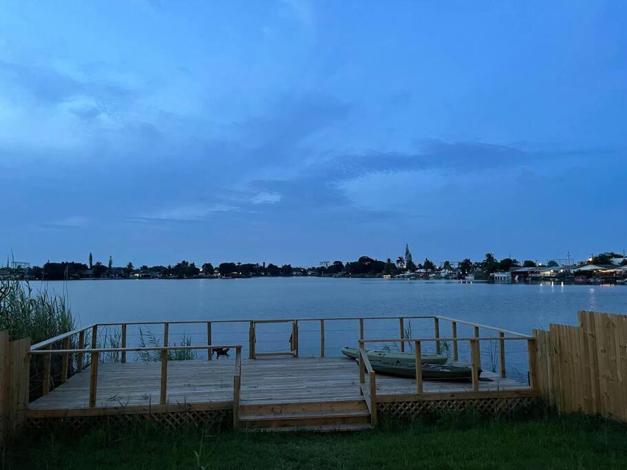 Holiday home Supervilla - Lakefront - Sunsets, Kayaks, Grill *