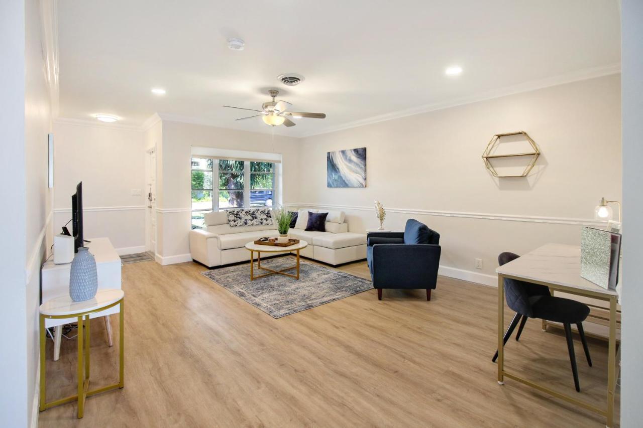 The Waterman's Retreat- 3 Bedroom Waterfront Unit Holiday home *