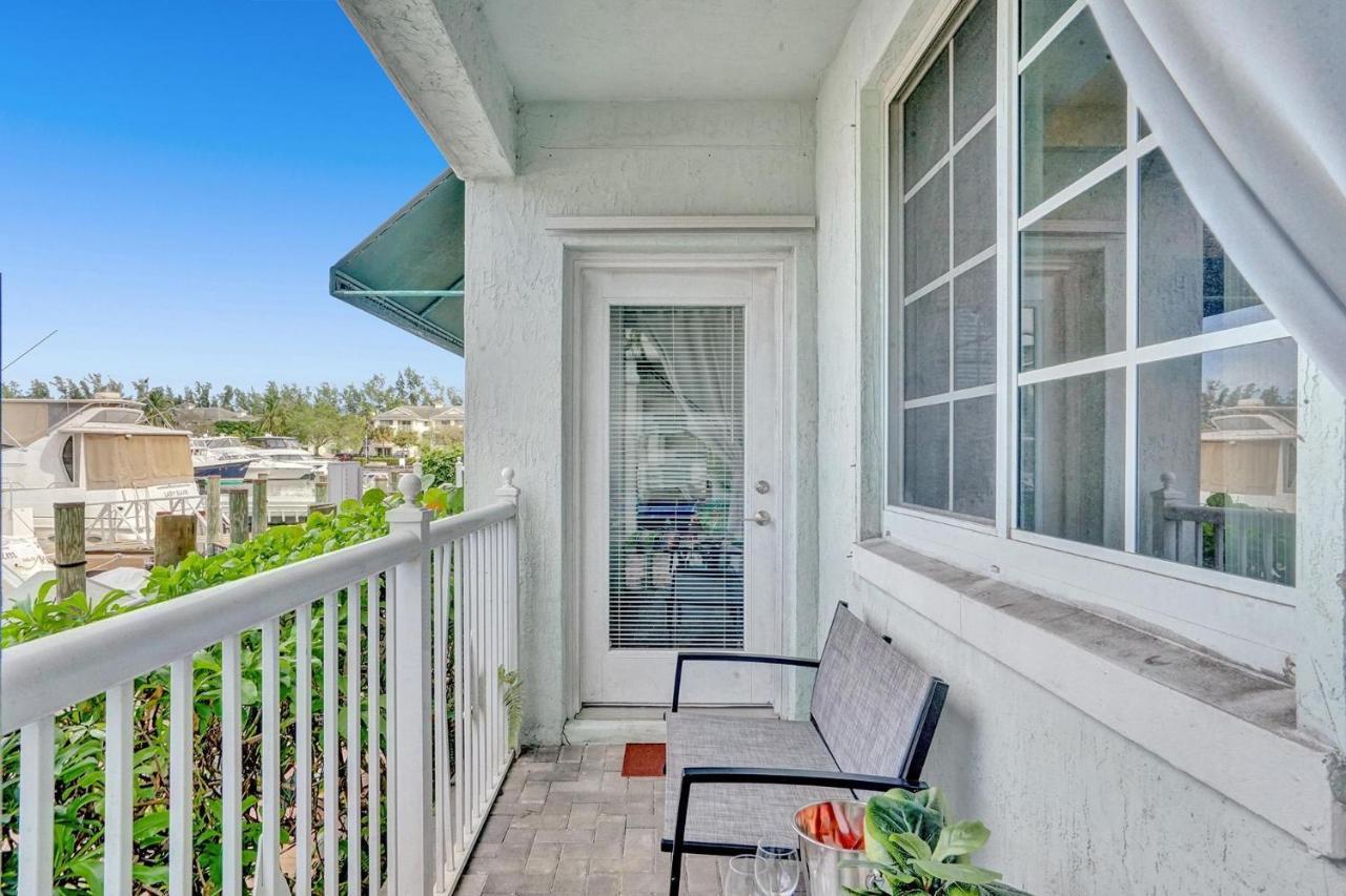 Apartment 2b On The Water, Luxurious & Games Galore! Near Beach & Airport Fort Lauderdale