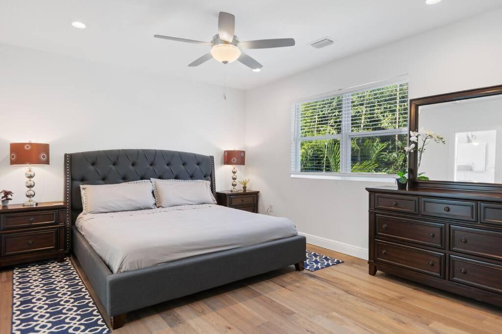 Villa Olas With Heated Salt Water Pool Fort Lauderdale