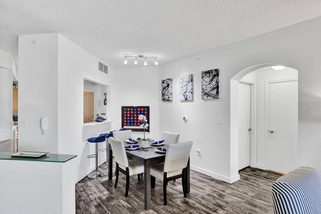 2b On The Water, Luxurious & Games Galore! Near Beach & Airport Fort Lauderdale