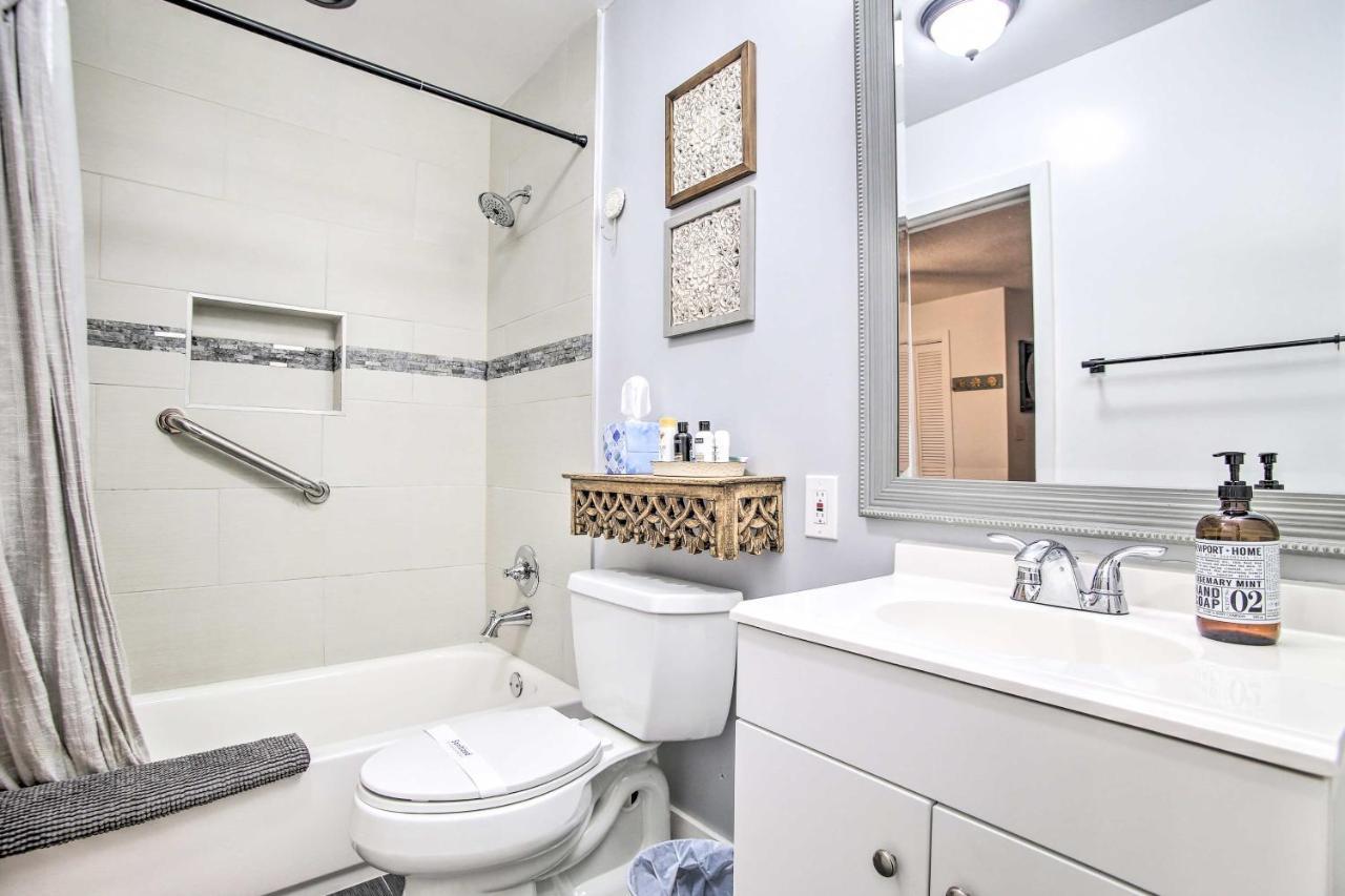 Tropical With Outdoor Oasis 2 Mi To Holiday home Fort Lauderdale