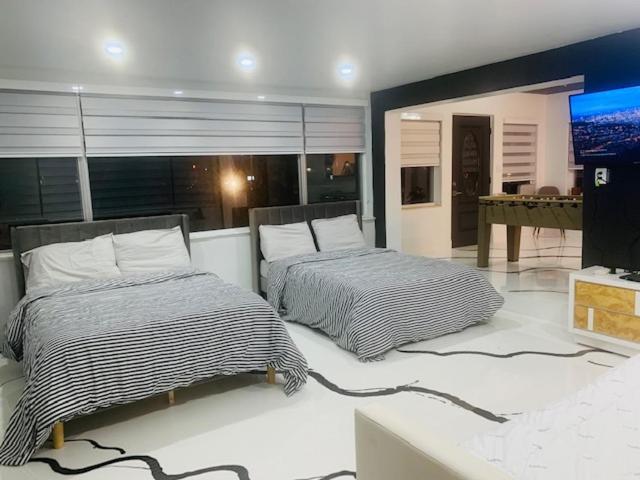 Modern Spanish Villa- Pool- By River-tropical !!! Villa