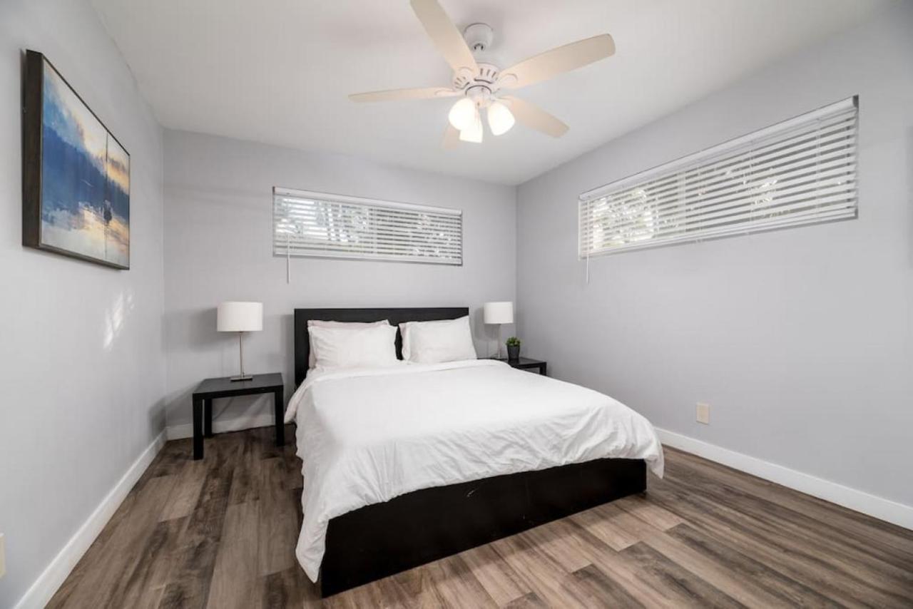 The Palms At Middle River Terrace 4 *