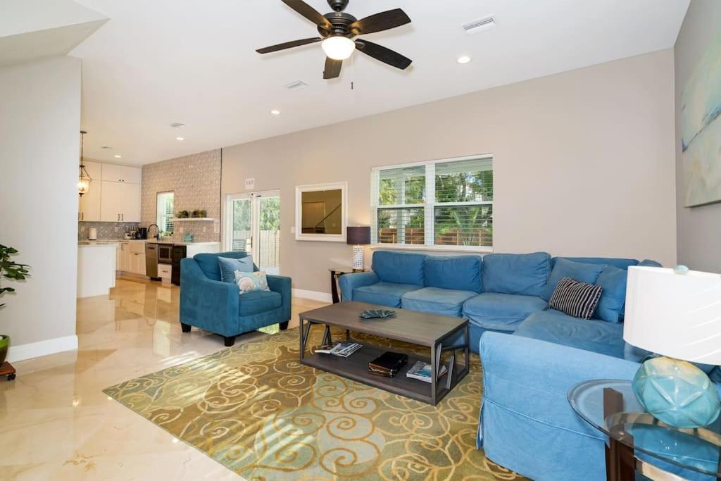 Olas With Heated Salt Water Pool Villa Fort Lauderdale