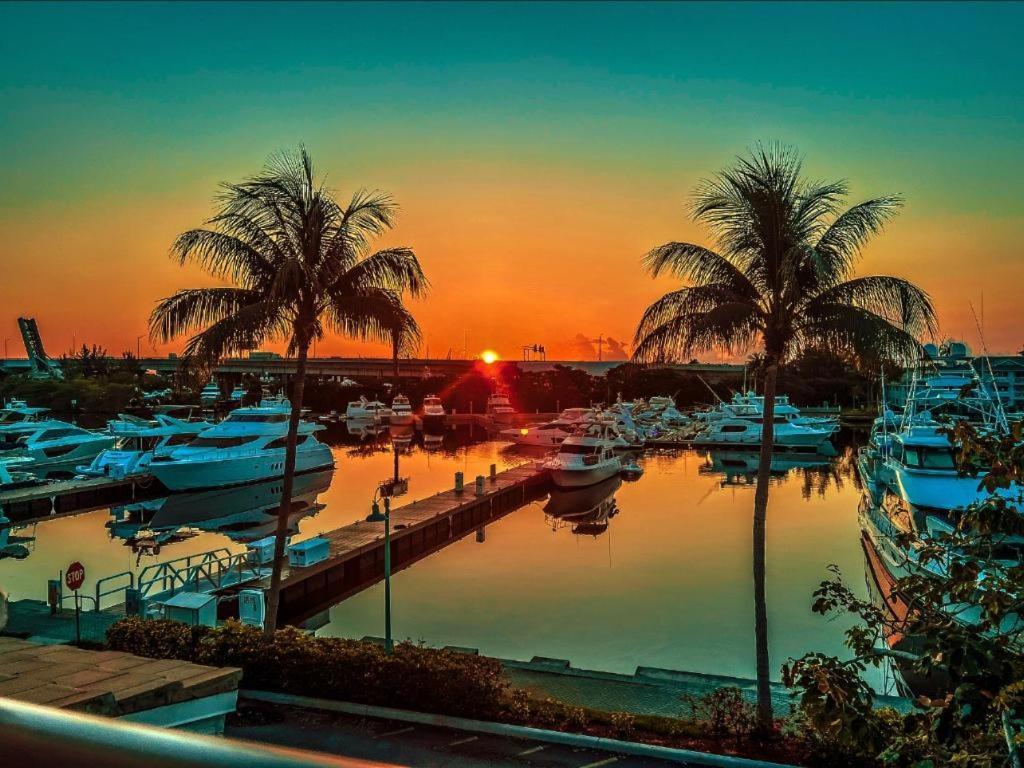 3b Waterside - Luxury & Fun - Near Beach, Airport *
