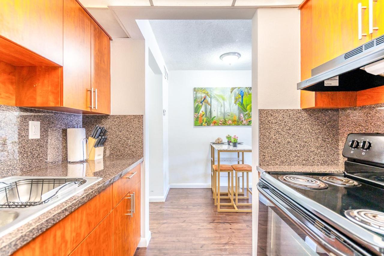 Stylish Apts In Oakland Park Near Ft Lauderdale Apartment