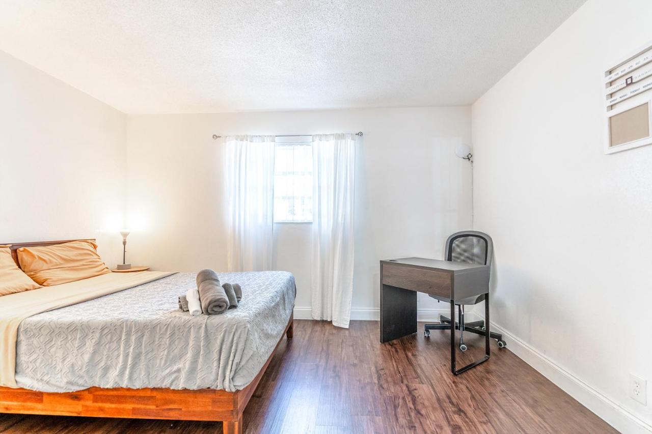 Apartment Stylish Apts In Oakland Park Near Ft Lauderdale *