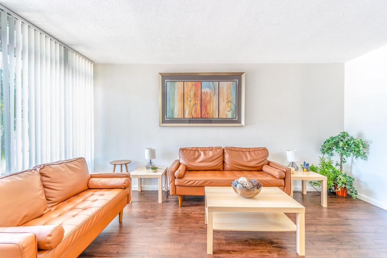 Stylish Apts In Oakland Park Near Ft Lauderdale Apartment