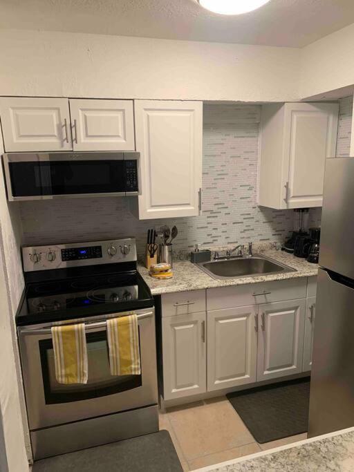 Quiet 2bedroom At Fl Apartment