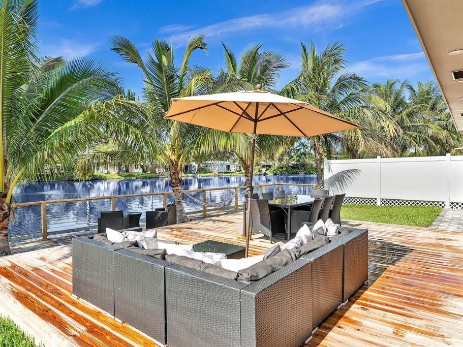 5-star Lakefront Oasis In Hollywood-hard Rock Casino Holiday home *